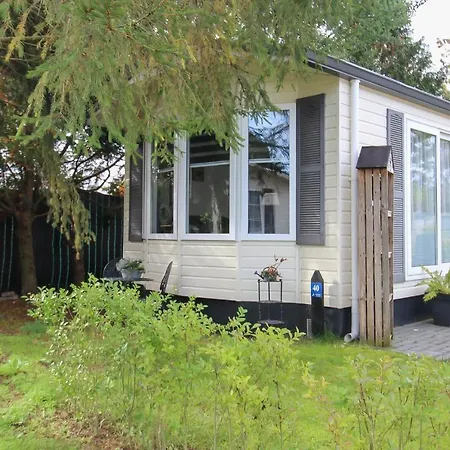 Chalet Sfeervol Op De Veluwe Putten